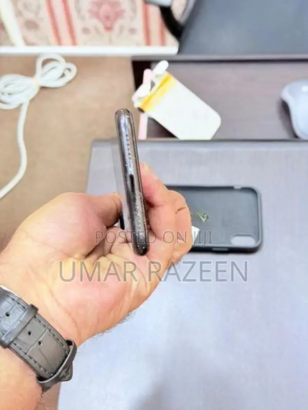 Apple iPhone XR (Used)