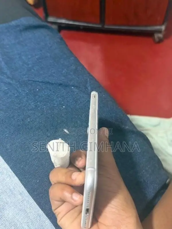 Apple iPhone 8 (Used)