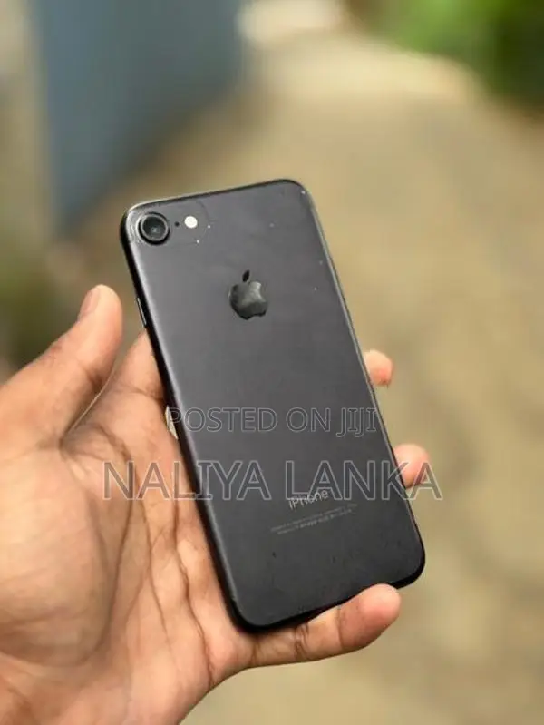 Apple iPhone 7 (Used)