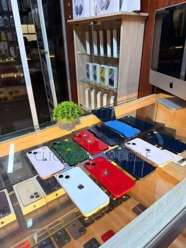 Apple iPhone 13 (Used)