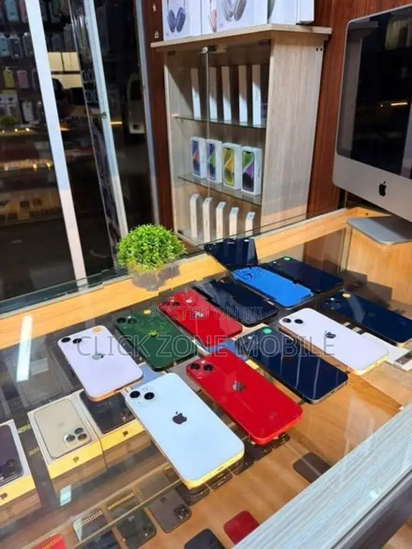 Apple iPhone 13 (Used)