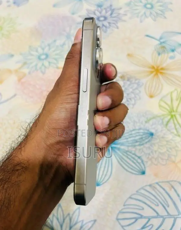 Apple iPhone 15 Pro (Used)