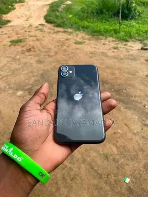 Apple iPhone 11 (Used)
