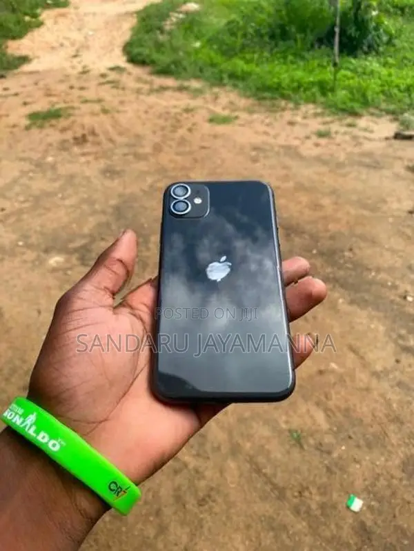 Apple iPhone 11 (Used)