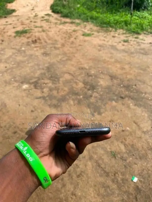 Apple iPhone 11 (Used)