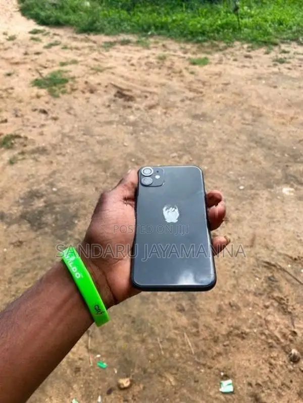 Apple iPhone 11 (Used)