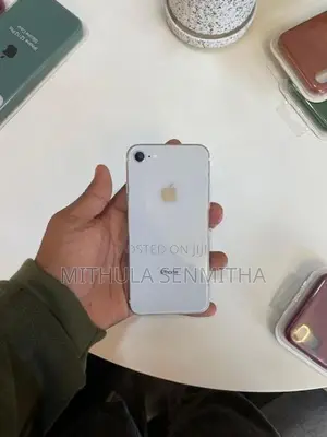 Apple iPhone SE 2 (Used)