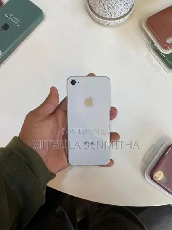 Apple iPhone SE 2 (Used)
