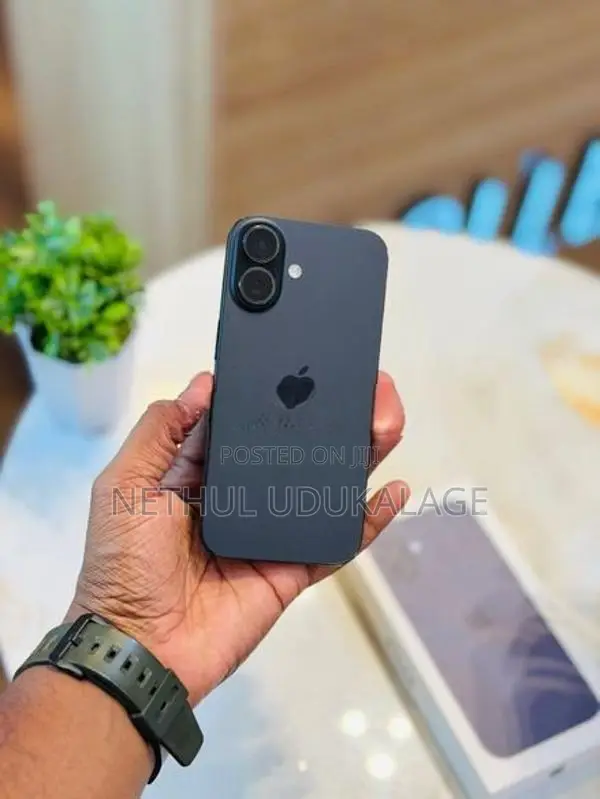 Apple iPhone 16 128GB (Used)