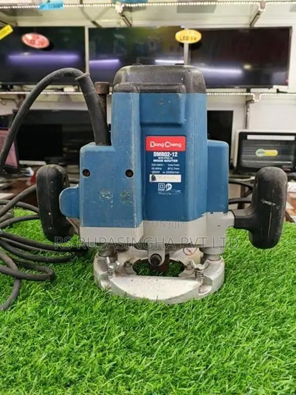 Dong Cheng Router Machine