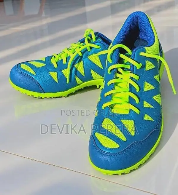 Winmark Running Spikes