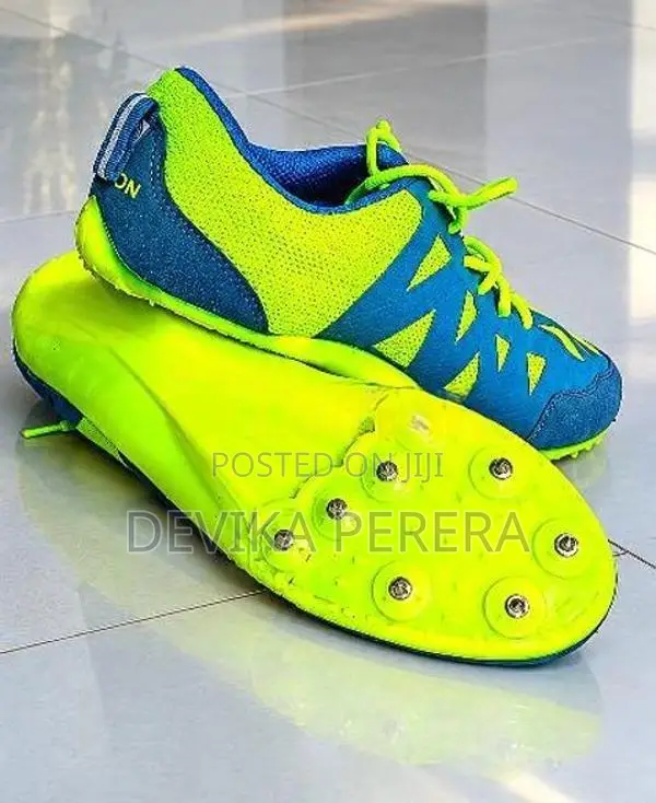 Winmark Running Spikes