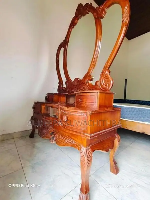 කන්නාඩි මේසයක්