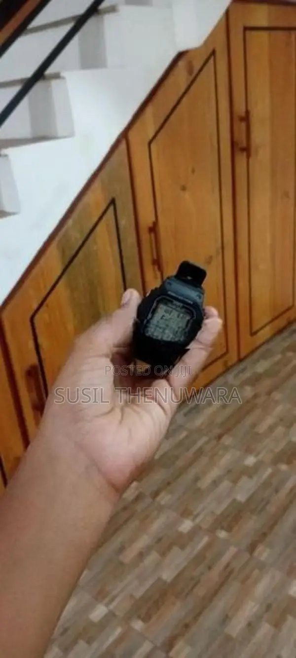 ජපානයෙන් අනයනය කරන ලද G Shock අත් ඔරලොසුවක්