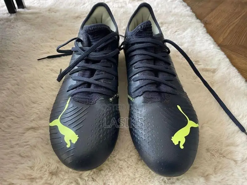 Sports Shoes