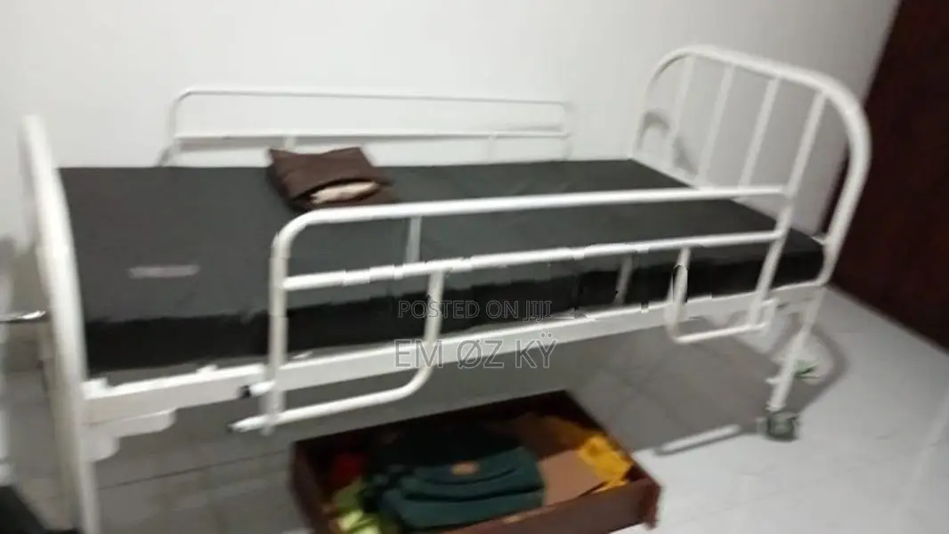 One Function Hospital Commode Bed