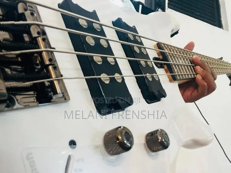 Trbx 304 Yamaha Bass Guitar