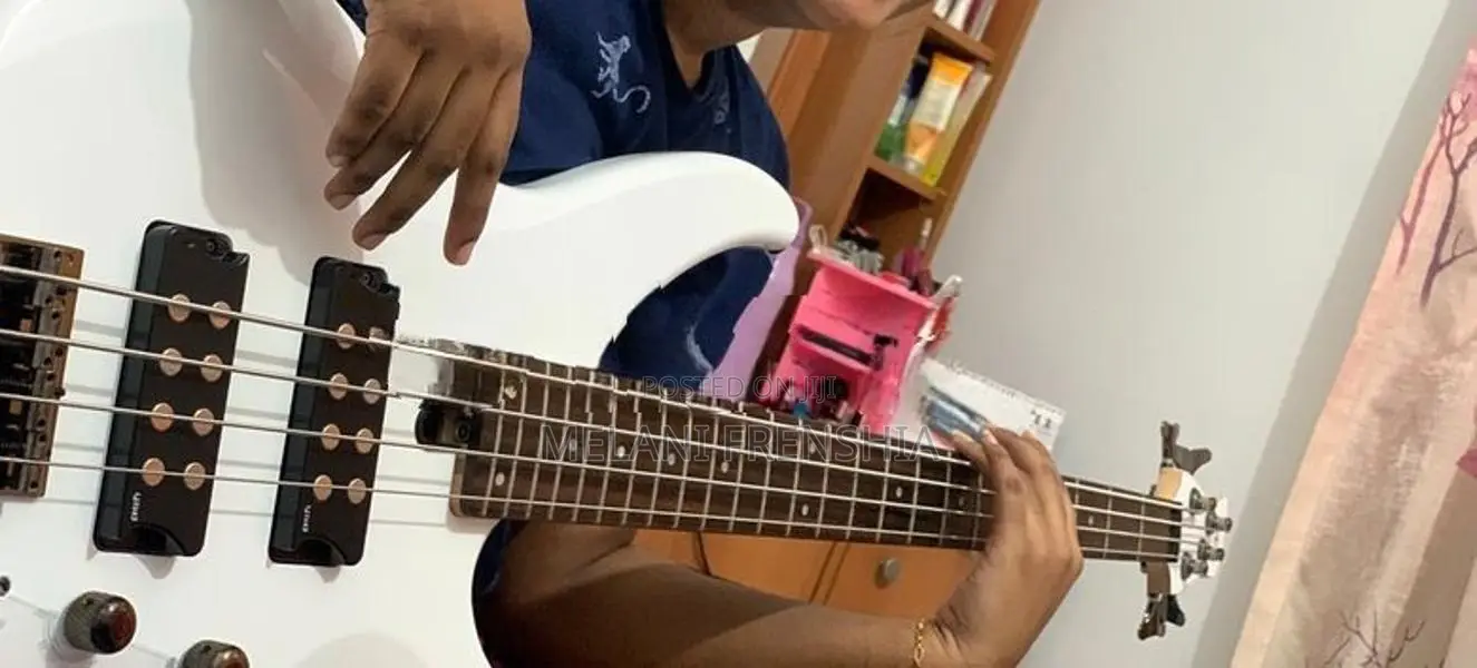 Trbx 304 Yamaha Bass Guitar