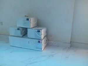 Incubator (බිත්තර රක්කවන මැෂින්)