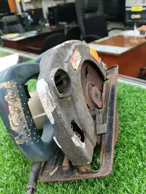 Men Circular Saw Machine