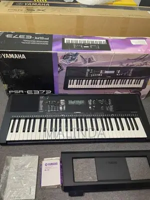 YAMAHA PSR E 373