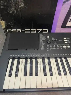 YAMAHA PSR E 373