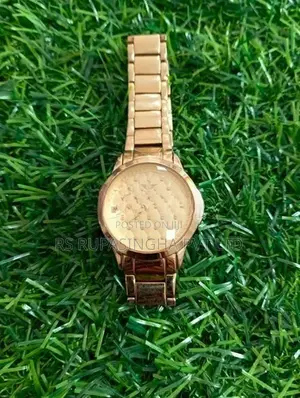 Fande Gold Colour Hand Watch