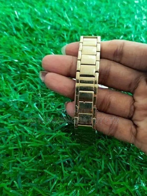 Fande Gold Colour Hand Watch