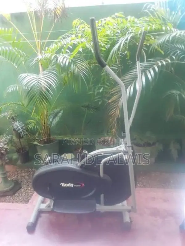Body Trainer Elliptical Cross / Fitness Machine