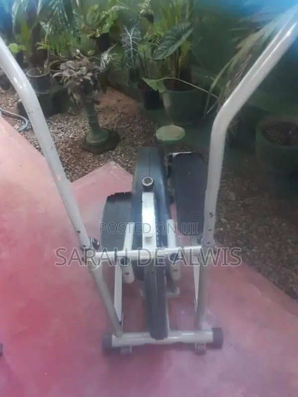 Body Trainer Elliptical Cross / Fitness Machine