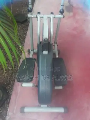 Body Trainer Elliptical Cross / Fitness Machine