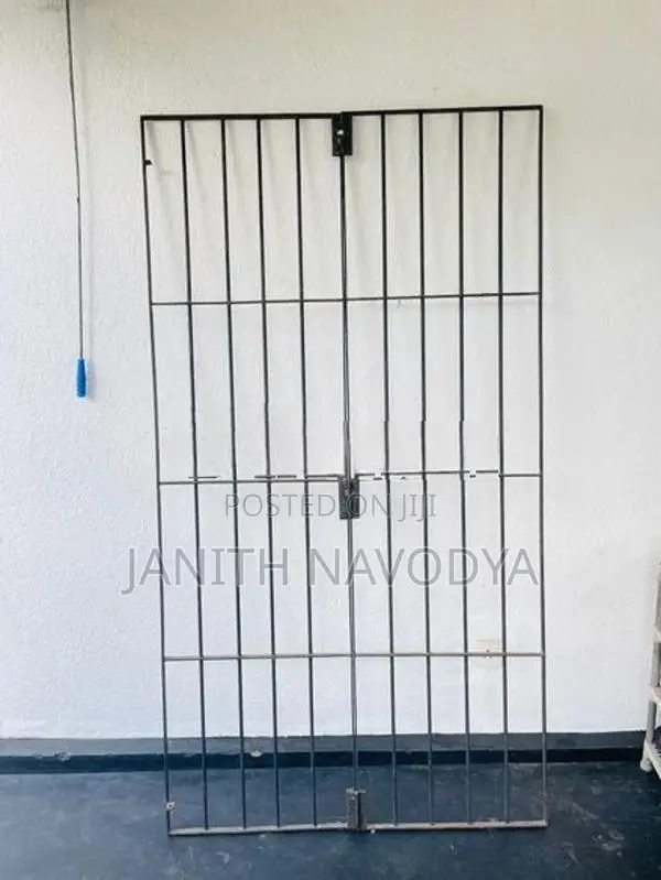 02 Iron Gates