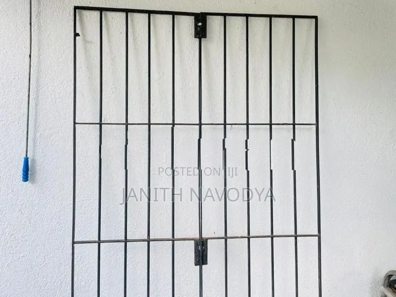 02 Iron Gates