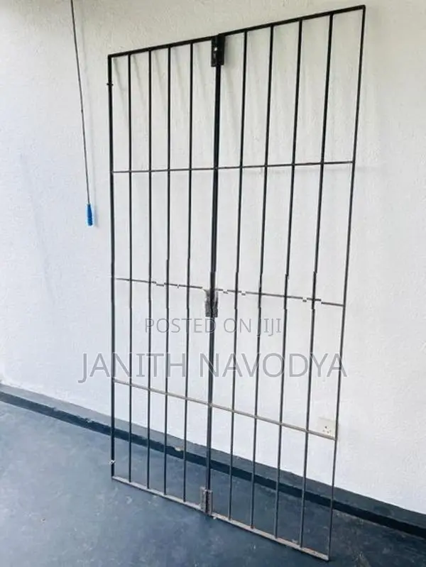02 Iron Gates