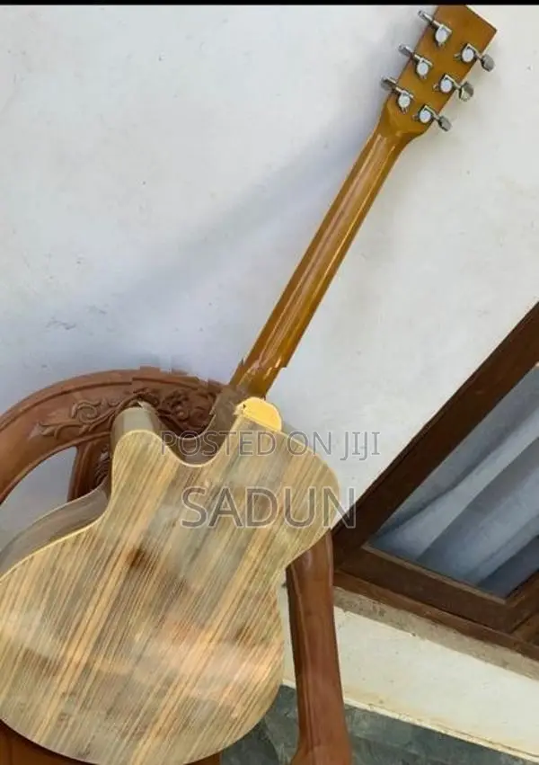 Box Guitar