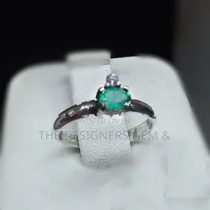 Emerald Gem Stone Ladies Ring