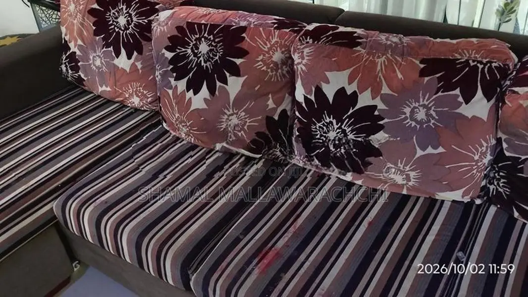 Damro Sofa Set