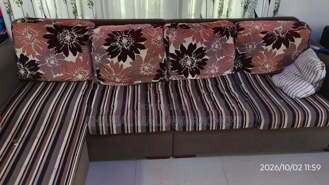 Damro Sofa Set