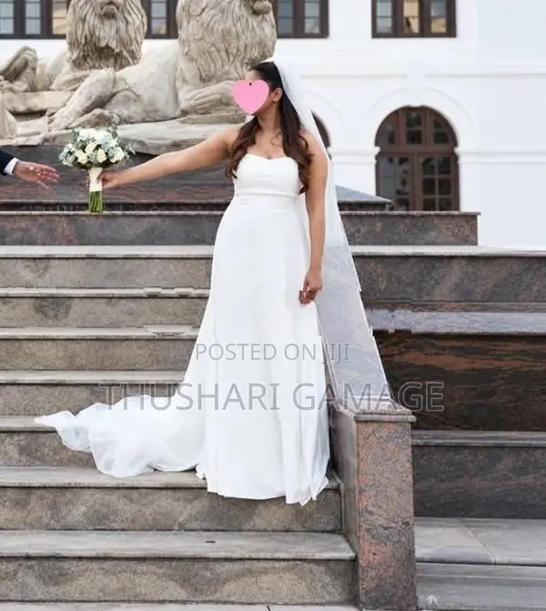 Ivory Bridal Wedding Gown With Long Veil – Adjustable Size