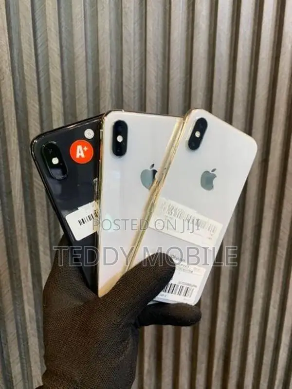 Apple iPhone XS (Used)