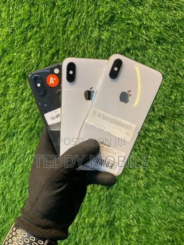 Apple iPhone XS (Used)