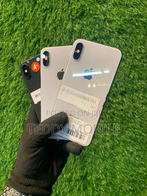 Apple iPhone XS (Used)