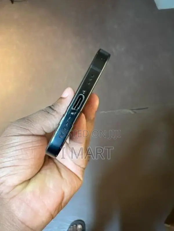 Apple iPhone 15 (Used)