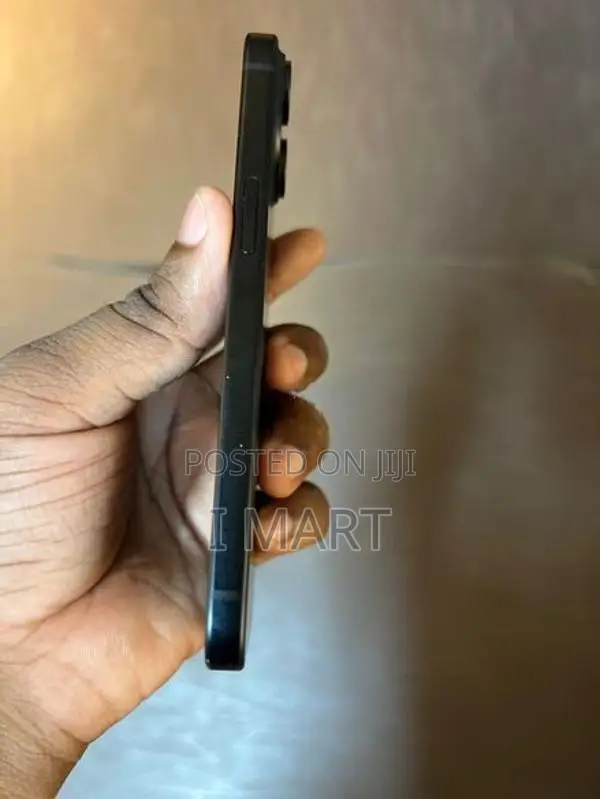 Apple iPhone 15 (Used)