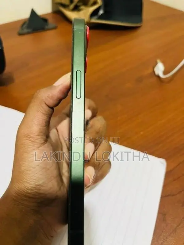 Apple iPhone 13 (Used)