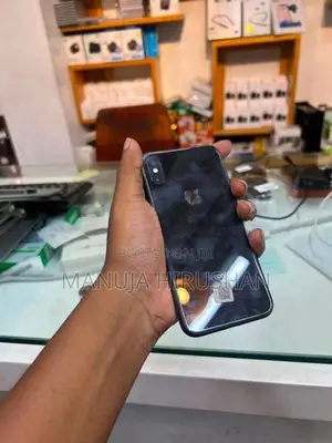 Apple iPhone XS (Used)