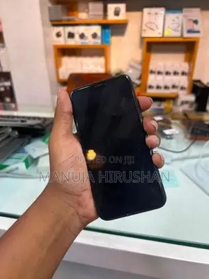 Apple iPhone XS (Used)