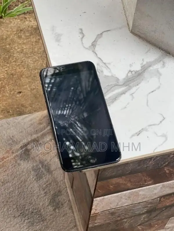 Apple iPhone 8 Plus (Used)