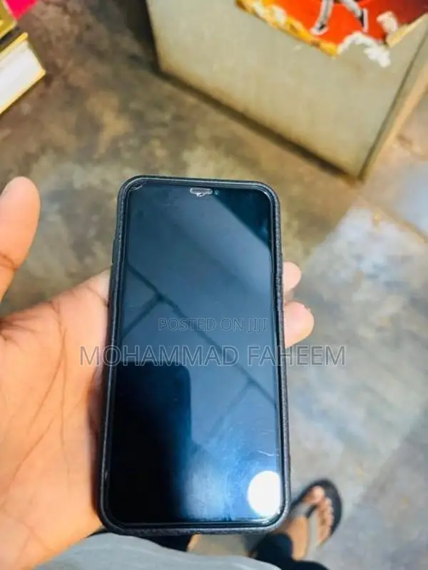 Apple iPhone XS (Used)