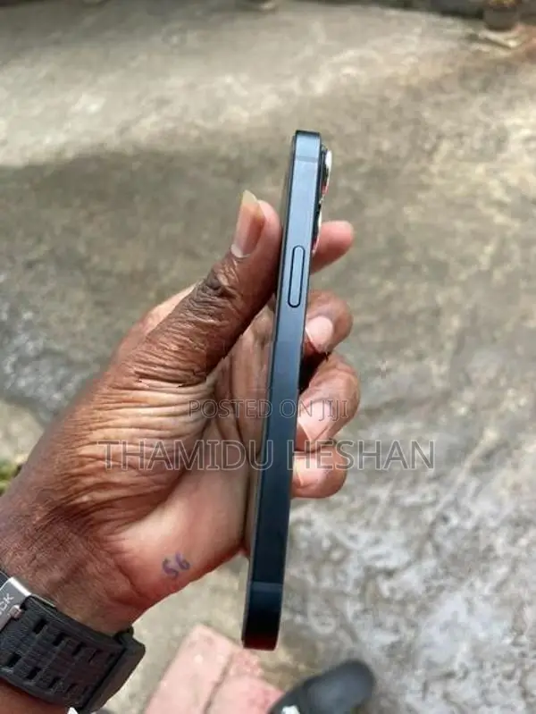 Apple iPhone 14 (Used)